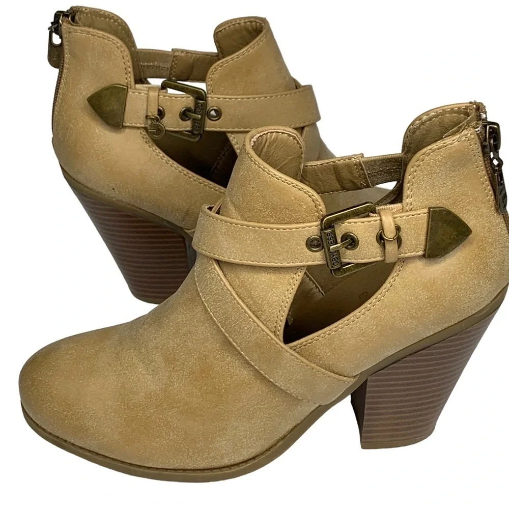 Guess Tan Ankle Boots 3” Block Heel Cut Outs on Sides Back Zippers New Size 7.5